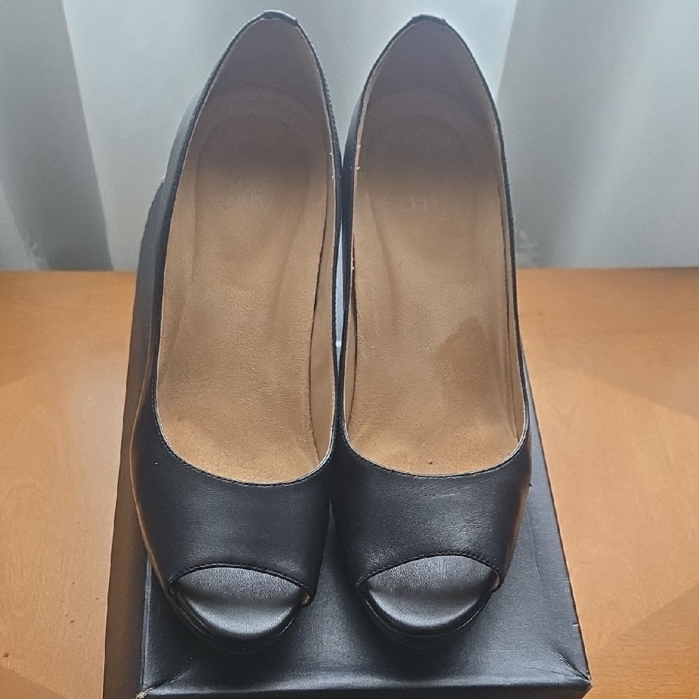 Naturalizer Elegant Black Peep-Toe Heels